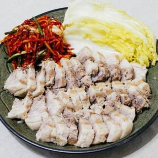 Boiled Pork Wraps (Bossam)