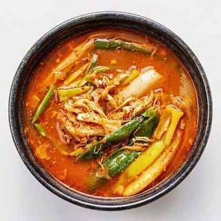 Spicy Shredded Chicken Soup (Dak Gye Jang)